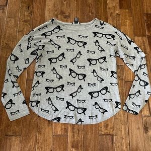 Chelsea & Theodore Retro Sweater size Large